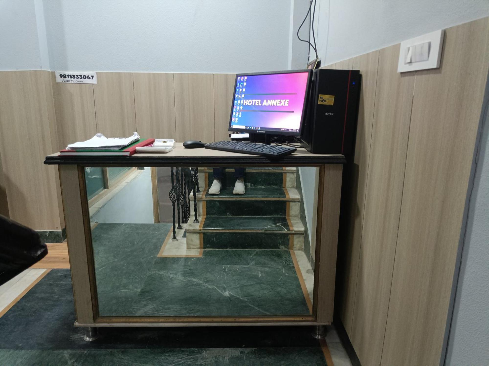 Airport Hotel Annexe New Delhi Exterior photo